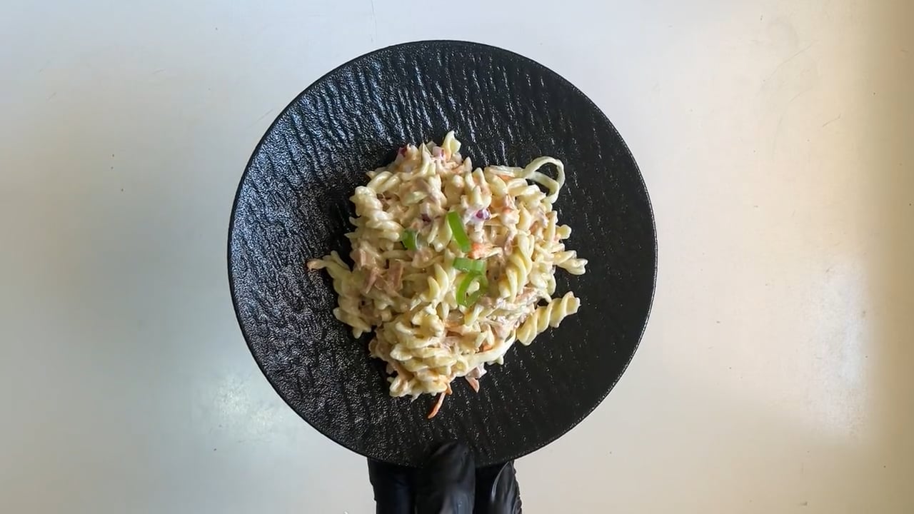 سلطة تونه